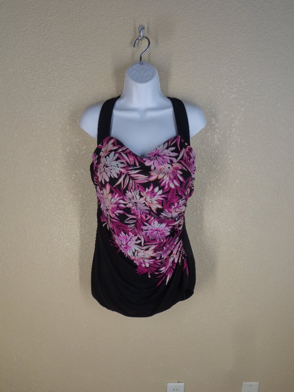 Land End Women’s One Piece V Bathing Suit With Floral Design Black Pink 22W